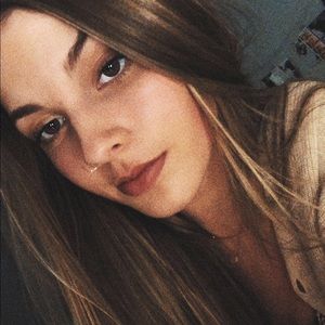 Meet your Posher, Whitney